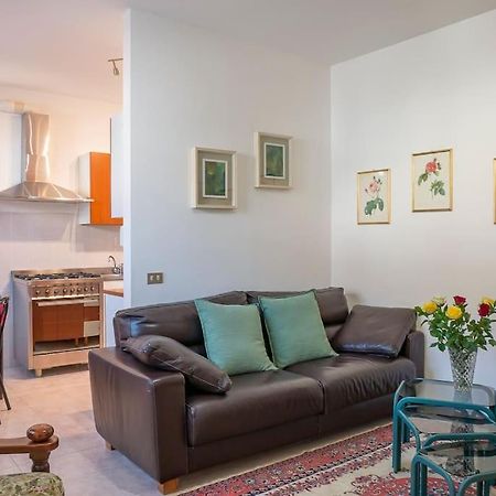 Le Rose Apartment Venegono Superiore Ngoại thất bức ảnh