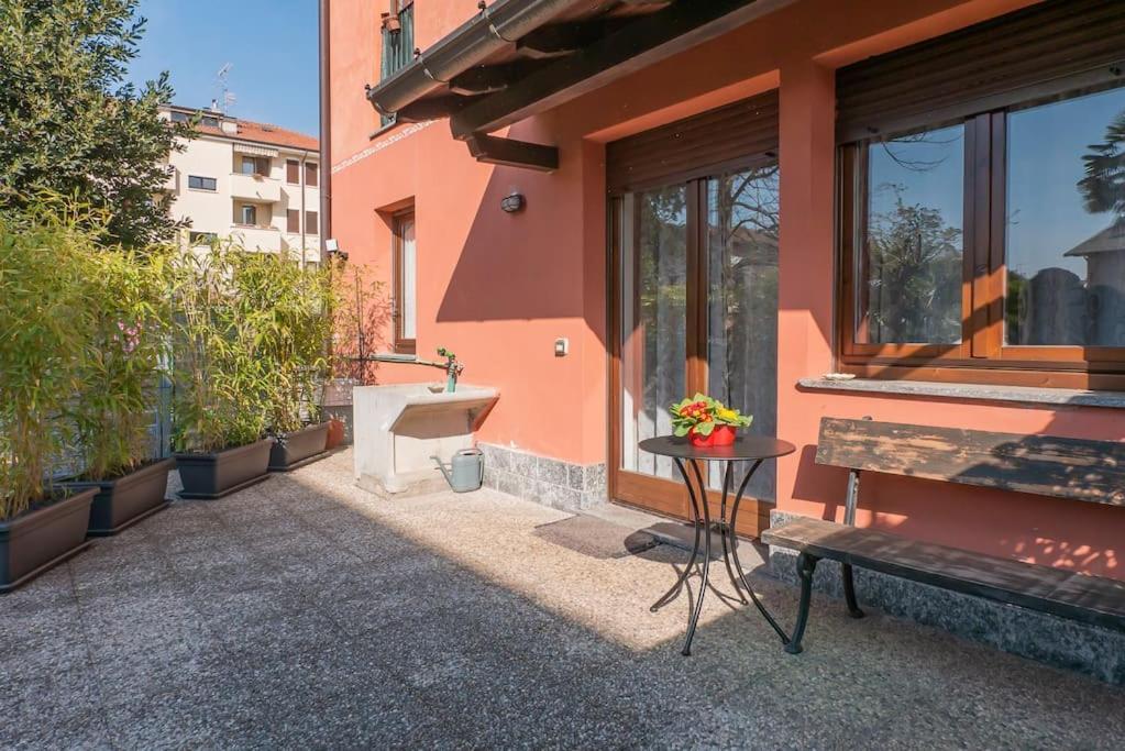 Le Rose Apartment Venegono Superiore Ngoại thất bức ảnh