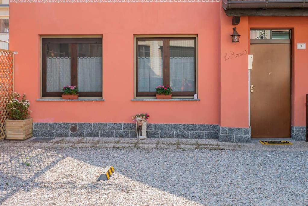Le Rose Apartment Venegono Superiore Ngoại thất bức ảnh