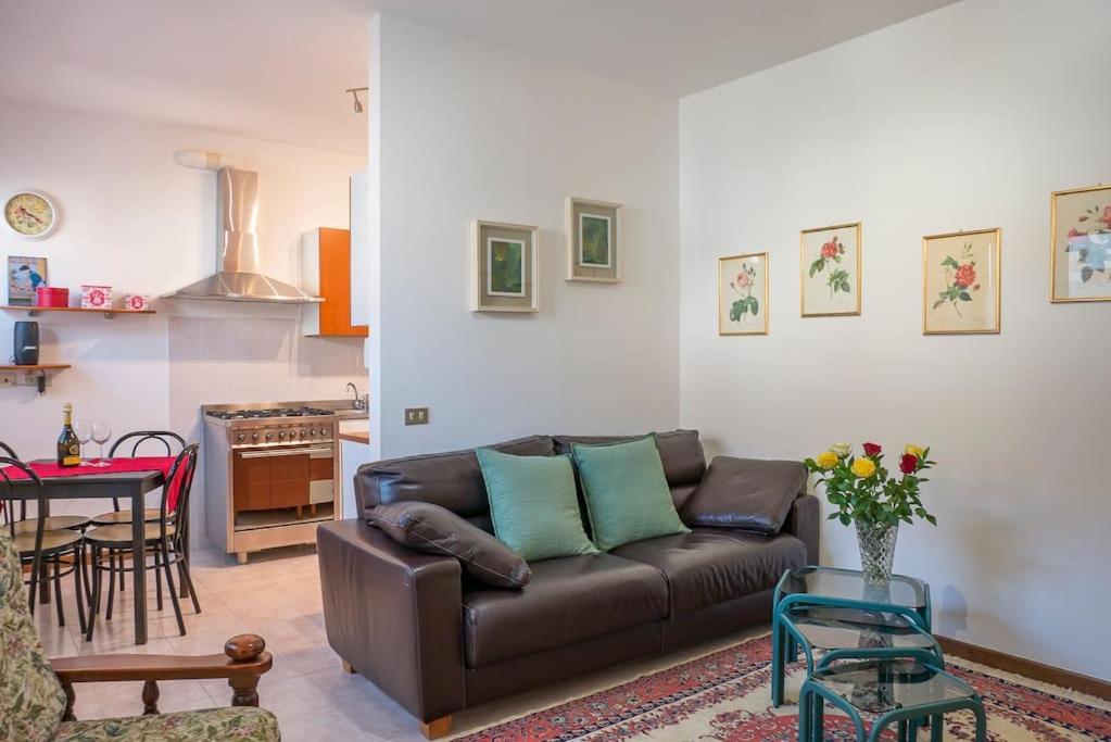 Le Rose Apartment Venegono Superiore Ngoại thất bức ảnh