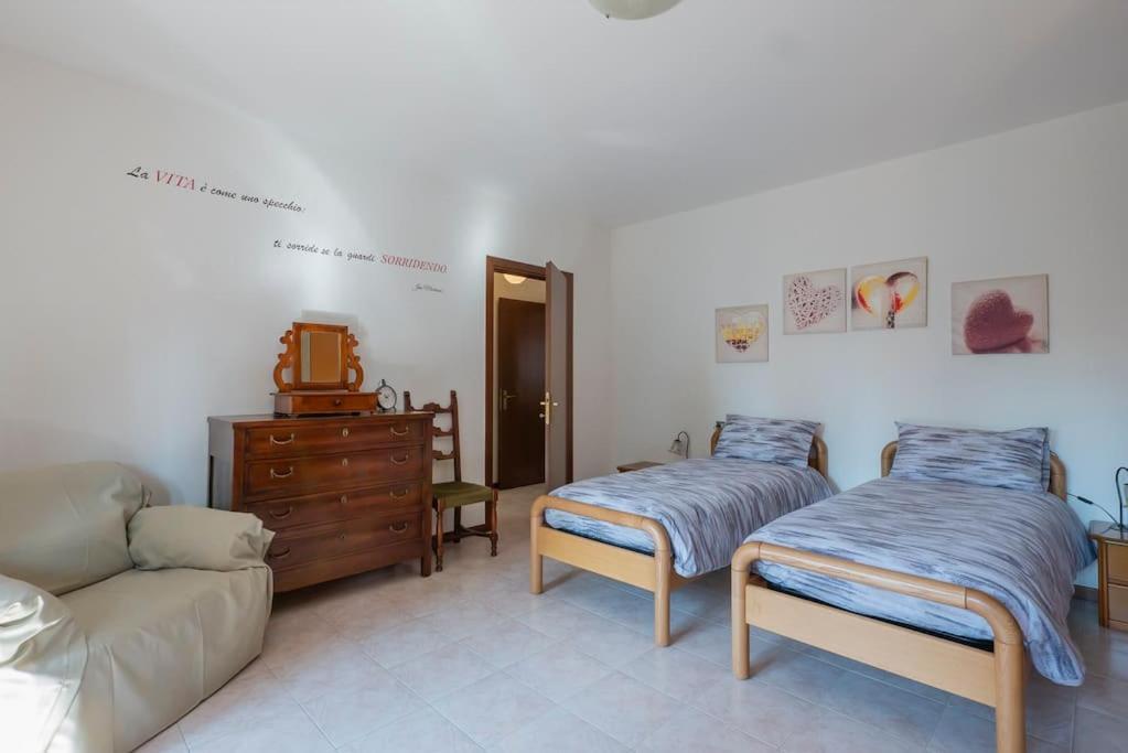 Le Rose Apartment Venegono Superiore Ngoại thất bức ảnh